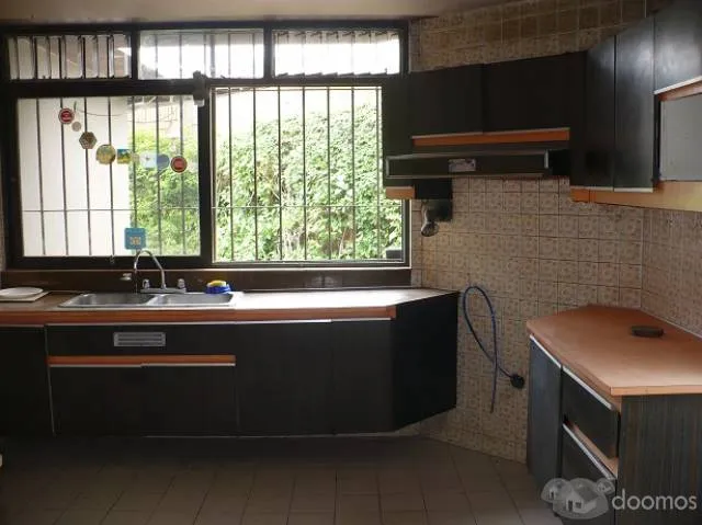 LOS JACARANDAS 146. LA MOLINA VIEJA VENDO CASA A.T= 1000m2 AC= 478M2 4DORM 3BAÑOS, TERRAZA, 5ESTACIONAMIENTOS, JARDINES. CERCA AV RAUL FERRERO, C.C MOLINA PLAZA. PLAZA VEA UNALM — foto 7