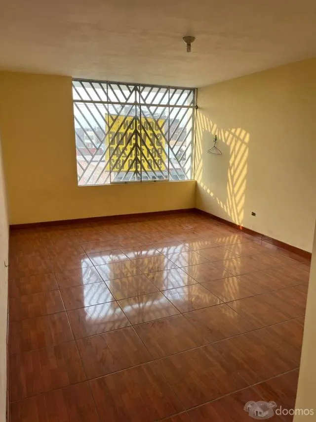 REMATO CASA EN CARABAYLLO — foto 2