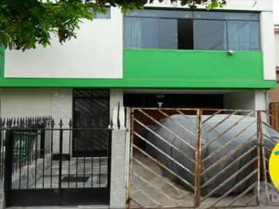 VENTA HERMOSA CASA EN SAN ISIDRO