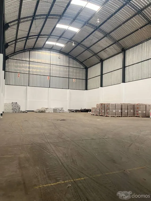 1,000m2-ALQUILER DE BODEGAS INDUSTRIALES EN LURIN-CON 12ML ALT-EN COMPLEJO INDUSTRIAL-TODO LOSA Y CON OFICINAS - 1