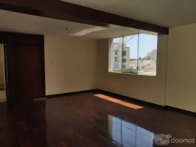 Vendo amplio departamento cerca a la universidad Ricardo Palma, en Surco
