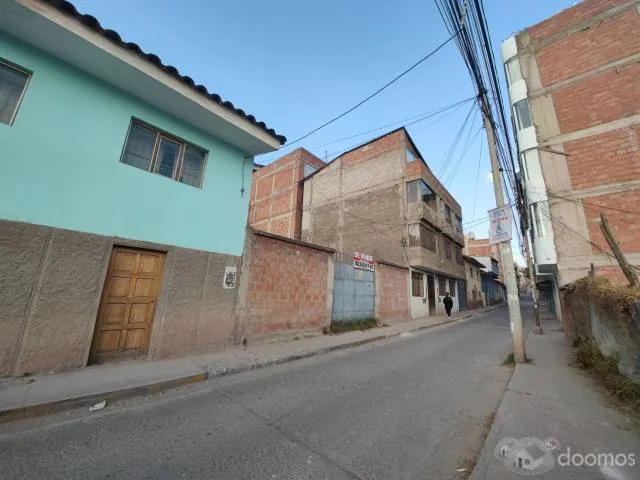 REMATO casa en CUSCO ciudad capital,a 5minutos del CENTRO. 236m2 terreno con casa — foto 2