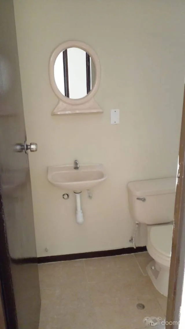 vendo departamento renovado en plena avenida y cerca al aeropuerto. trato directo. negociable. — foto 3