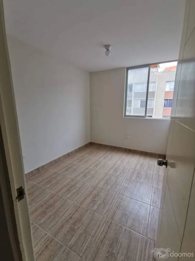 Alquiler De Departamento En El Condominio Alameda Buganvillas Ubicado En Comas, Dpto De 84m2 Piso 9. - 2