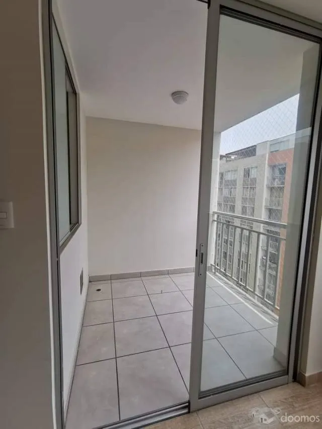 Alquiler De Departamento En El Condominio Alameda Buganvillas Ubicado En Comas, Dpto De 84m2 Piso 9. - 3