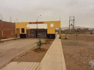 SE VENDE TERRENO EN ESQUINA FRENTE A PARQUE EN CARABAYLLO