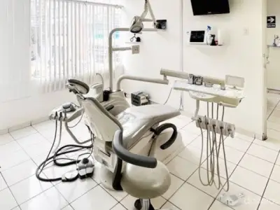 Alquilo Consultorio Dental En Av. Gran Chimu Zarate Zona Centrica Sjl