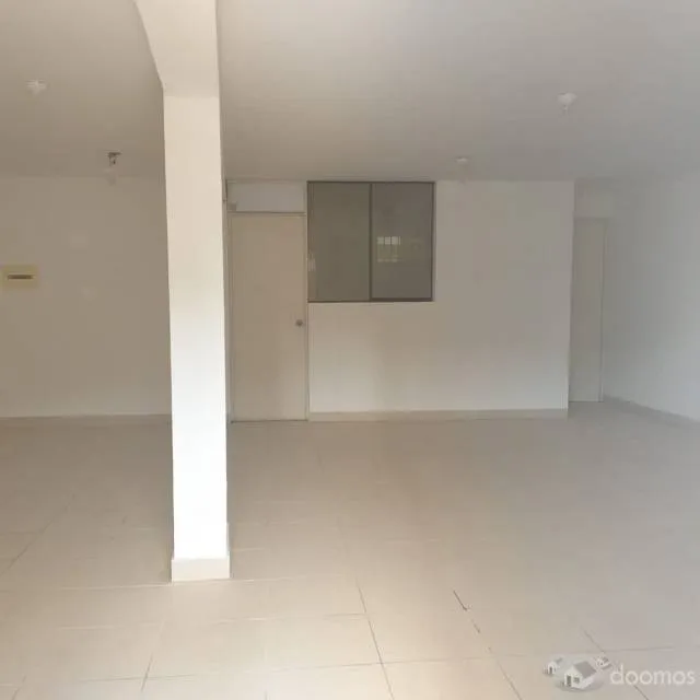 ¡¡AMPLIO LOCAL EN VENTA !! - 2