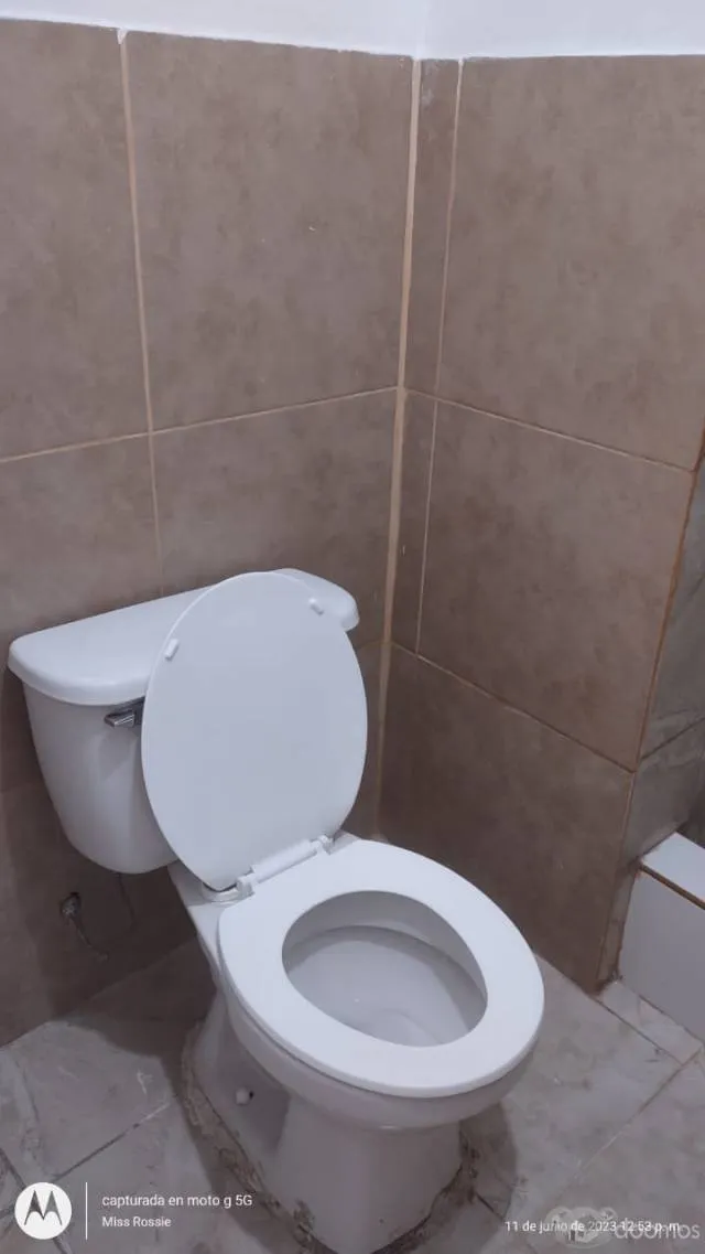 ALQUILO AMPLIA HABITACIÓN TIPO MINIDEPARTAMENTO EN TERCER PISO ALQUILO AMPLIA HABITACIÓN POR ESTRENAR CON BAÑO INCORPORADO, LAVADERO. EN TERCER PISO. — foto 6