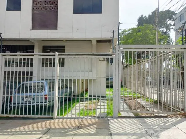 Se alquila Cochera en San Borja Jr. Mercator 493 - 3