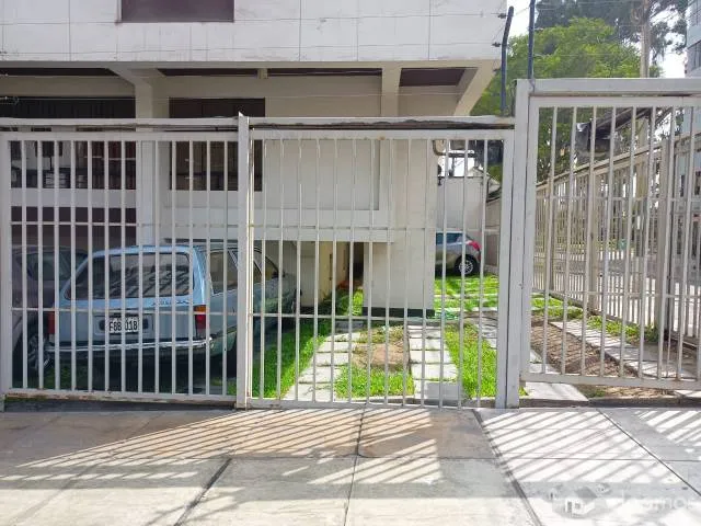 Se alquila Cochera en San Borja Jr. Mercator 493 - 5