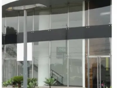 VENDO 2 LOCALES COMERCIALES en edificio corporativo A1 en Santiago de Surco