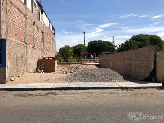 OPORTUNIDAD DE TERRENO EN URB. ODONOVAN FRENTE A PARQUE Y CON DOS FRENTERAS 210 M2 - 1