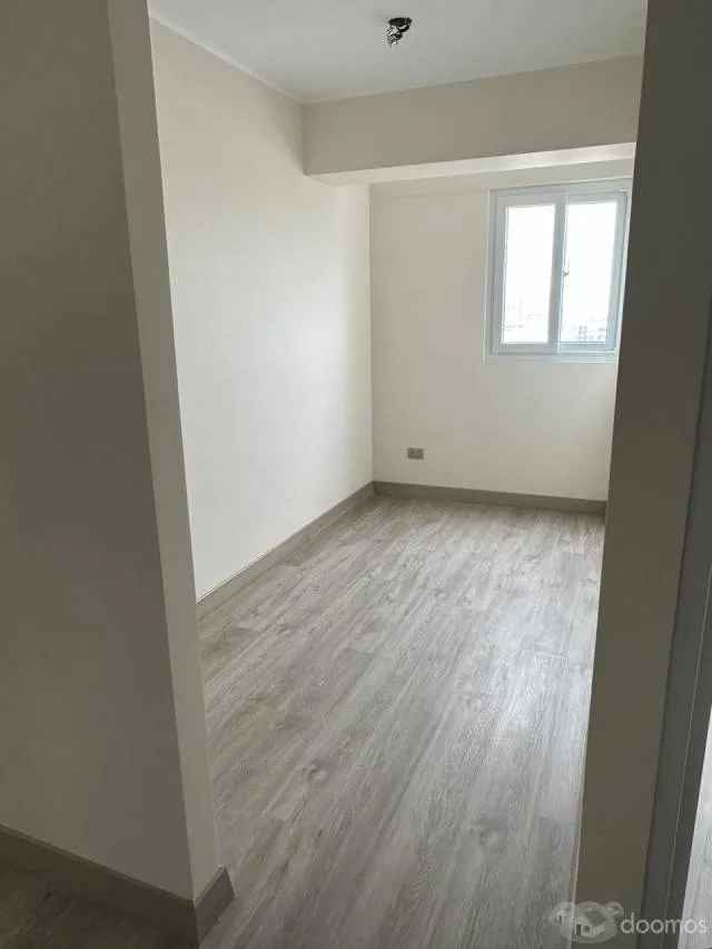 Alquilo Dpto Estreno Miraflores Sin Amoblar Vista calle 80m2 con balcón $900 - 6