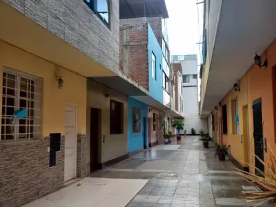 (SOLO LLAMAR AL TELÉFONO) SE VENDE CASA CENTRO DE TRUJILLO