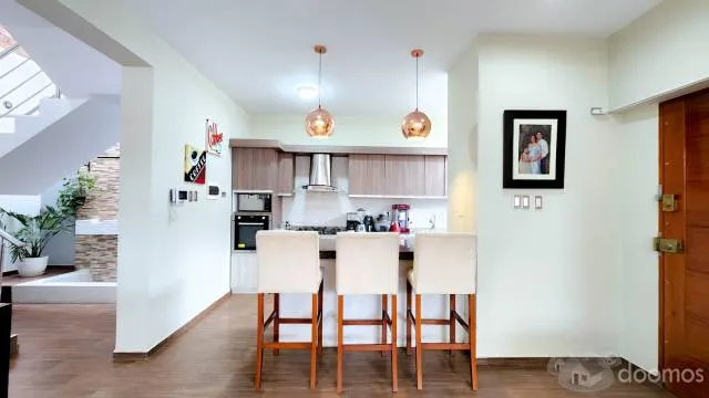 LUJOSA CASA de 03 PISOS, AO: 236,25 m2 en URB. OQUÍDEAS de SAN ISIDRO- TRUJILLO  a US$ 189,900 dólares — foto 3
