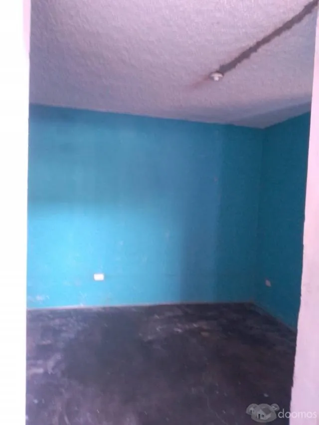Alquiler De Local Para Vivienda O Almacén Con Amplio Patio Para Cochera Bien Ubicado Cerca El Cruce De Av. Canta Callao Y Av. Los Dominicos En San Martín De Porres — foto 4