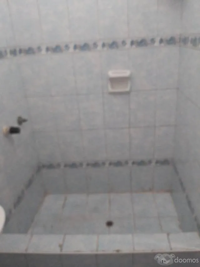 Alquiler De Local Para Vivienda O Almacén Con Amplio Patio Para Cochera Bien Ubicado Cerca El Cruce De Av. Canta Callao Y Av. Los Dominicos En San Martín De Porres — foto 6