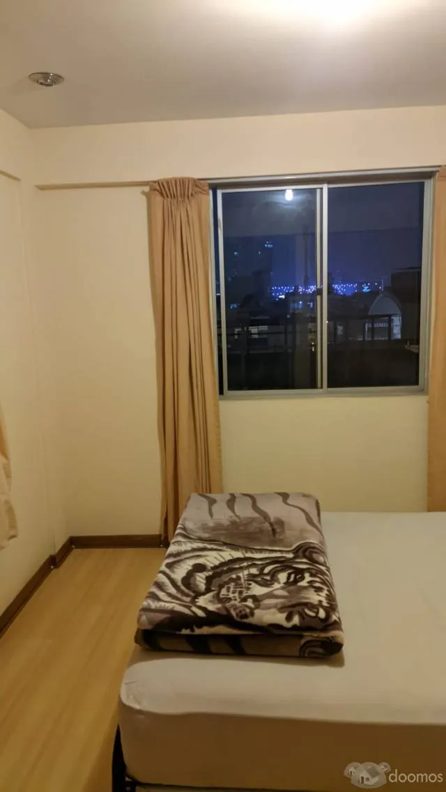 Alquiler de habitación con baño en zona residencial — foto 4