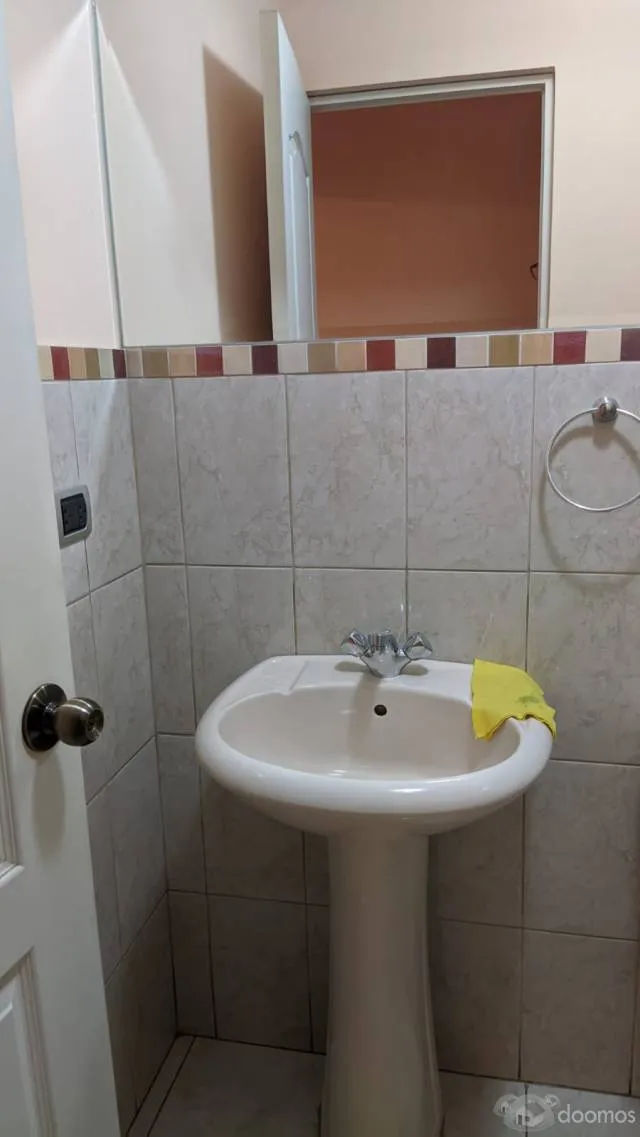 Alquiler de habitación con baño en zona residencial — foto 5