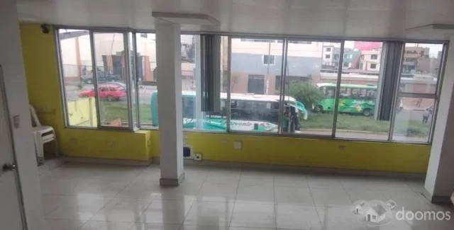 LOCAL COMERCIAL EN AVENIDA AMERICA SUR - 2