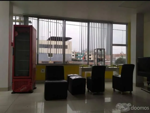 LOCAL COMERCIAL EN AVENIDA AMERICA SUR - 6