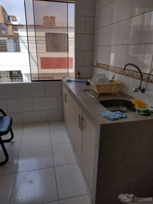 VENDO CASA DE 2 PISOS DE 160 M2 EN LOS OLIVOS Urb. Villa Los Ángeles - A 3 cuadras de Mega Plaza. — foto 3
