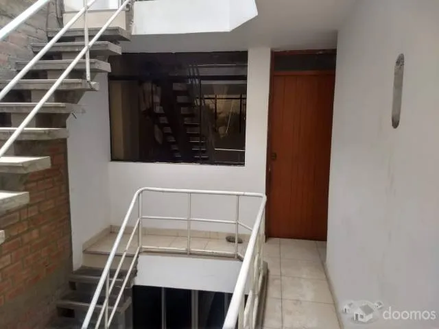 VENTA DE CASA EN COMAS 150 MIL DOLARES (3 PISOS Y AZOTEA) — foto 2