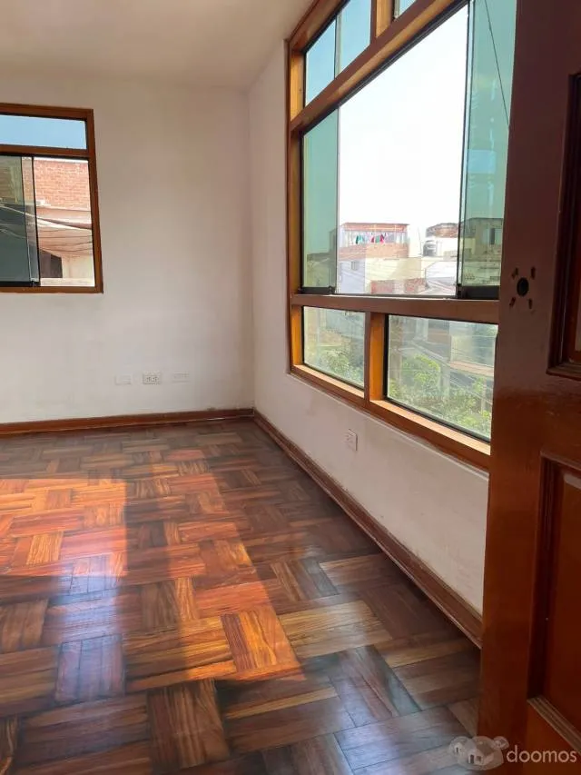 OCASION! SE VENDE LINDO DEPARTAMENTO EN LA PERLA ALTA EN 3ER PISO — foto 2