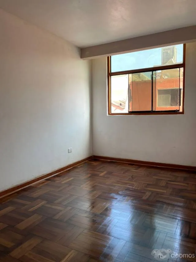 OCASION! SE VENDE LINDO DEPARTAMENTO EN LA PERLA ALTA EN 3ER PISO — foto 7