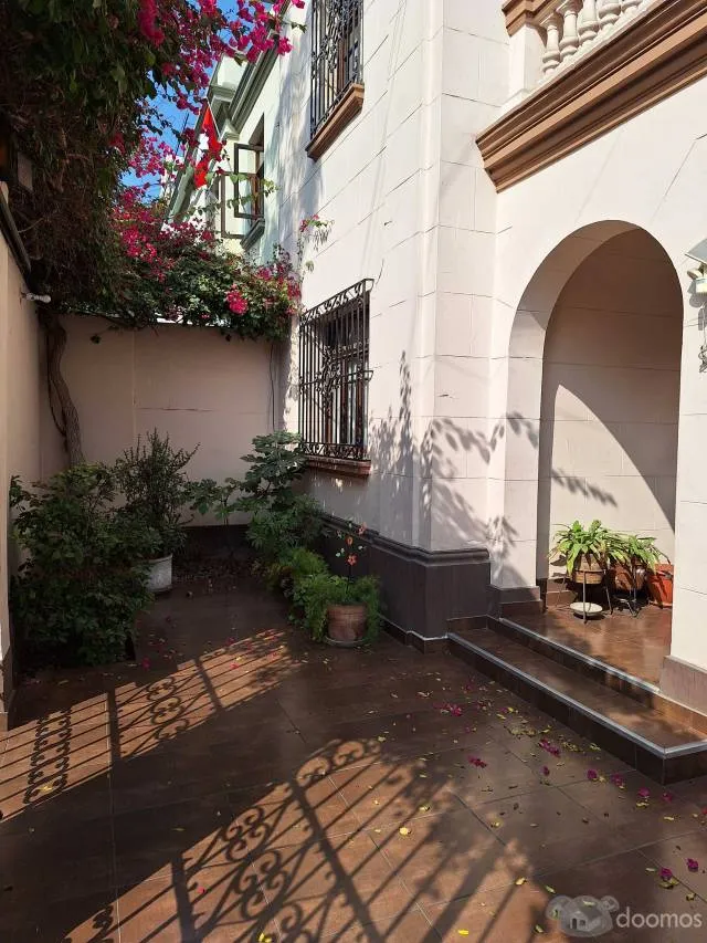 ¡OPORTUNIDAD UNICA! CASA EN VENTA EN EL CORAZON DE SAN ISIDRO - IDEAL PARA OFICINA — foto 2