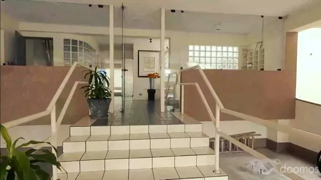 ¡Encantador departamento en alquiler! Espacioso, renovado y con opción de amoblado. Ubicación privilegiada — foto 2