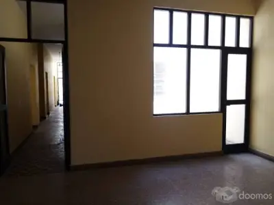 Casa en Avenida principal, cerca a la UNT