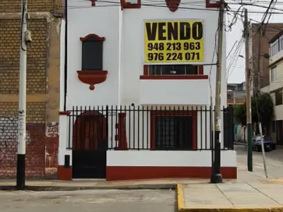 VENDO HERMOSA CASA 100% REMODELADA