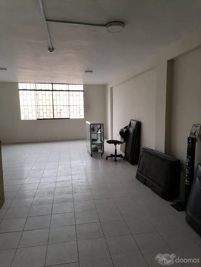 Alquiler de Espacios Comerciales en Galería Comercial Cercado de Lima. Paruro-Puno — foto 2