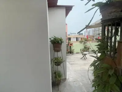 ¡Increíble Minidepartamento en San Isidro en Terraza con Ingreso Propio y Ambiente Sereno!