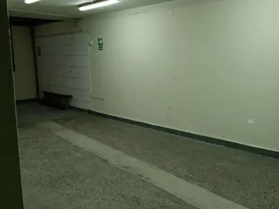 Alquilo Local Comercial en Av Nicolas Ayllon