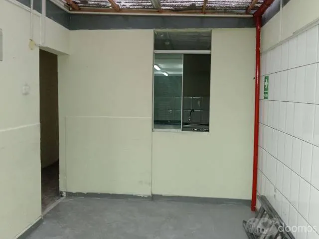 Alquilo Local Comercial en Av Nicolas Ayllon — foto 4