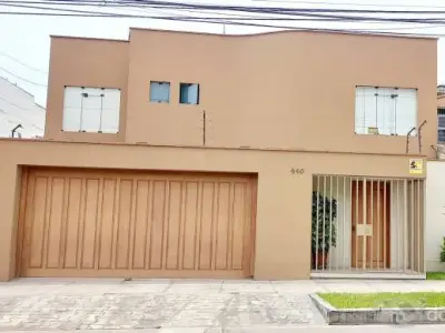 CASA EN ALQUILER O VENTA -2 PISOS, EN SAN BORJA