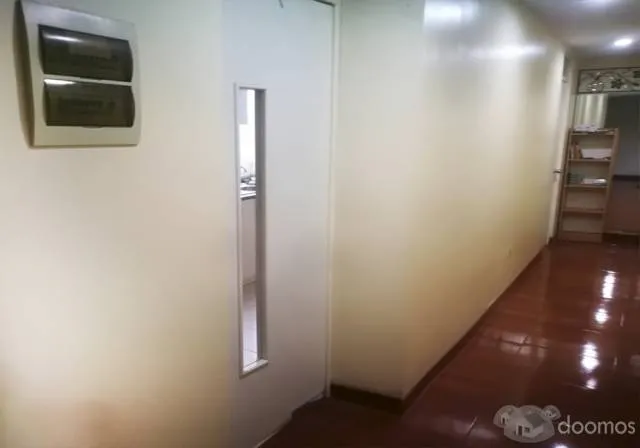 Departamento amoblado con cochera propia — foto 3