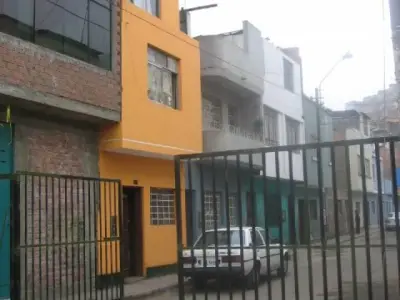Rematamos propiedad de 3 pisos , muy bien distribuido, Recien remodelado