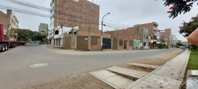 ¡Oportunidad de inversión! TERRENO RESIDENCIAL para proyectos de departamentos en magnífica ubicación, a 8 minutos de Metro de Izaguirre, y 15 minutos de Plaza Norte — foto 2
