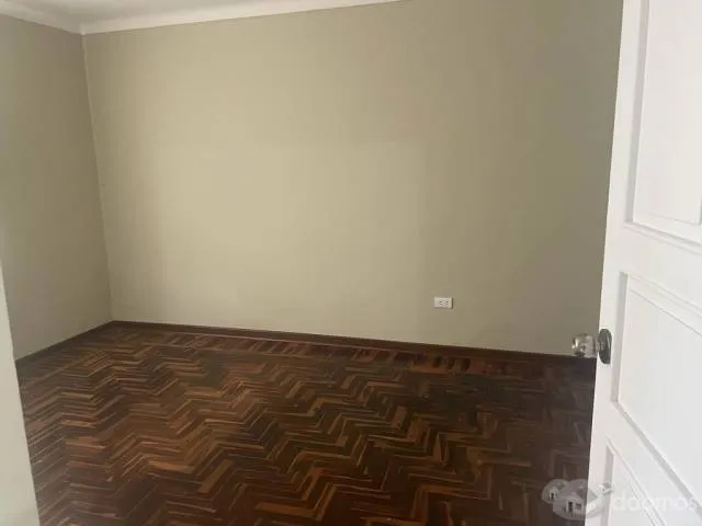Alquiler de casa primer piso en La Perla Alta - 4
