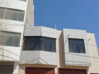 REMATO UNA CASA DE DOS PISOS EN URB. CIUDAD DEL CHOFER, EN CHICLAYO, A 5 MINUTOS DE MALL AVANTURA, USAT Y UTP