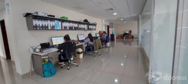 Oficina Implementada de 233 m² con Vista a Los Jades en Santiago de Surco - 3