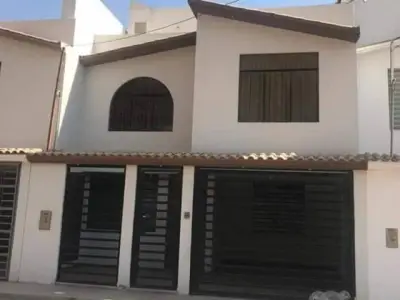 VENTA casa en Samegua Moquegua Jardines de Villa
