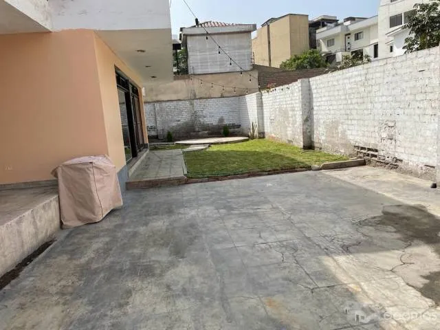 OCASIÓN Lote de 200 m2 en CC Monterrico - Surco - 1
