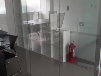 ALQUILO OFICINA 1ER PISO