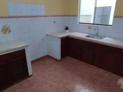 CASA EN ALQUILER - COMAS