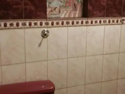 SE ALQUILA AMPLIA CASA EN COMAS